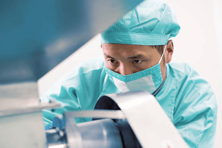 Man with Mask - Photo