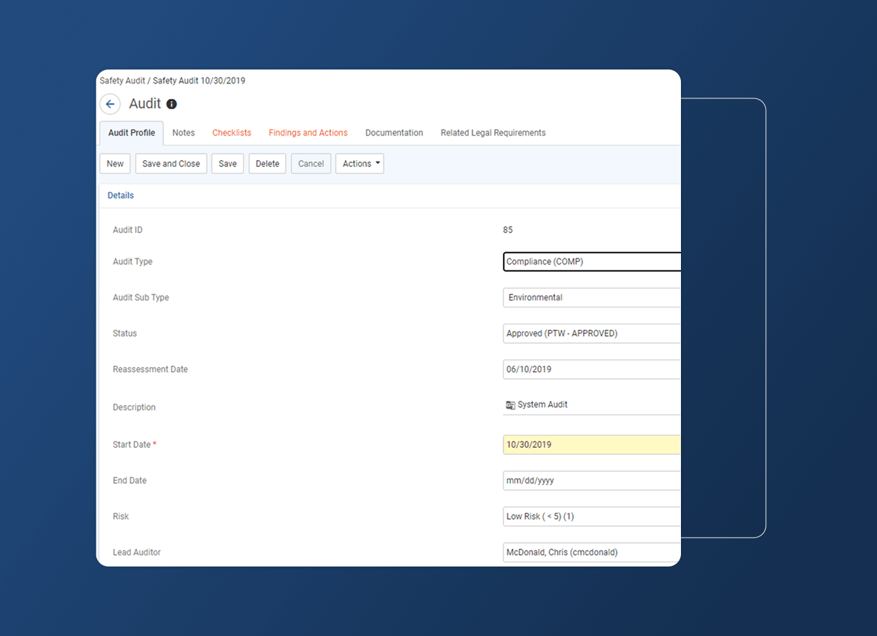 A software audit interface for the oil industry displays audit details—type, subtype, status, reassessment date, and risk level—within an accordion section. Buttons for saving, closing, deleting, and actions appear at the top left.